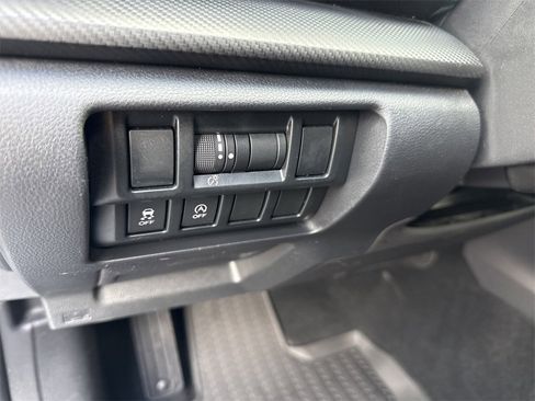 Used 2020 Subaru Crosstrek 2.0i image 20