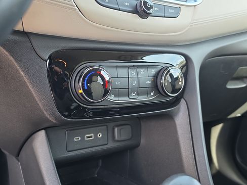 Certified 2023 Buick Encore GX Preferred w/ Cold Weather Comfort Package FWD image 27