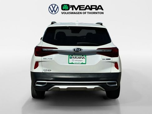 Used 2021 Kia Seltos SX w/ SX Sunroof Package AWD/4WD image 4