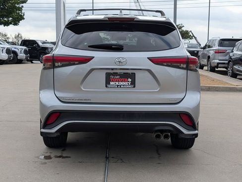 Used 2023 Toyota Highlander XSE FWD image 7