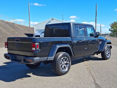 Certified 2024 Jeep Gladiator Sport image 6