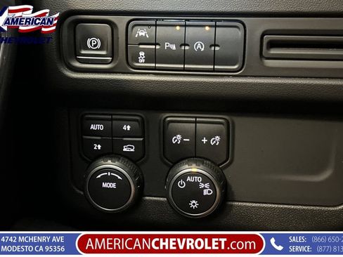 Used 2023 Chevrolet Suburban LT AWD/4WD image 37