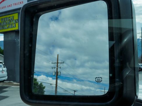 Used 2023 Jeep Wrangler Unlimited Sahara AWD/4WD image 22