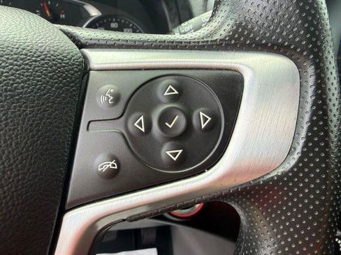 Used 2024 GMC Terrain SLE FWD image 9