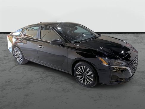 Certified 2024 Nissan Altima 2.5 SV image 5