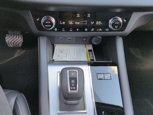 New 2026 Nissan Rogue Platinum AWD/4WD image 26