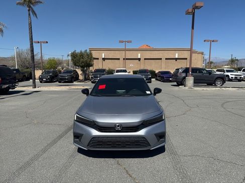 Used 2023 Honda Civic Sport image 3