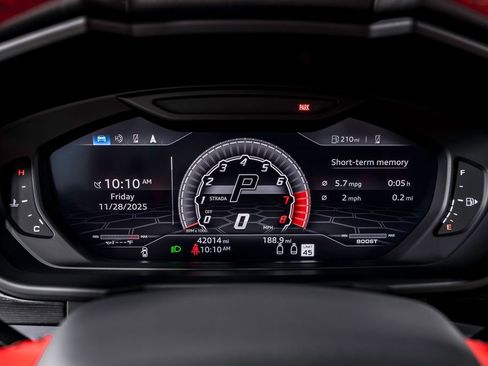 Used 2019 Lamborghini Urus image 16