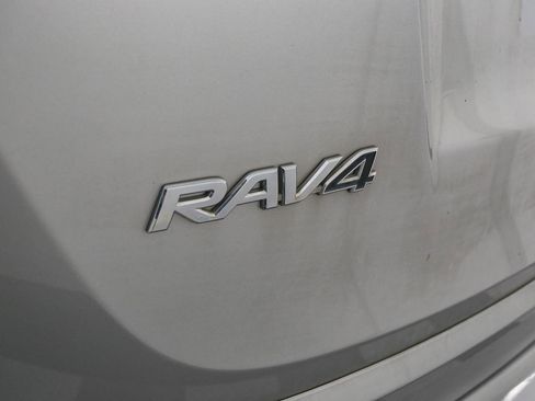 Used 2017 Toyota RAV4 XLE w/ Plus Special Value Package AWD/4WD image 10