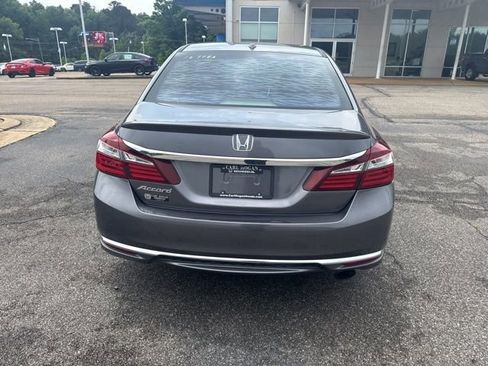 Used 2017 Honda Accord EX-L image 8