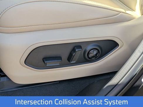 New 2025 Jeep Grand Cherokee Limited w/ Luxury Tech Group II image 17