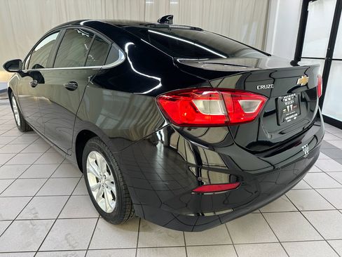 Used 2019 Chevrolet Cruze LT w/ Convenience Package image 8