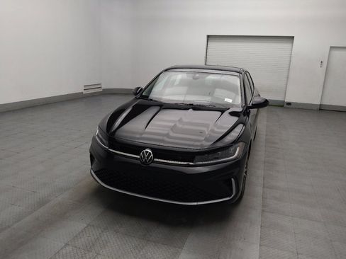 Used 2025 Volkswagen Jetta SE image 15