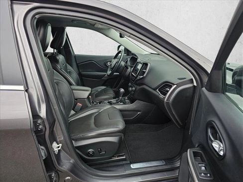 Used 2019 Jeep Cherokee Limited image 10