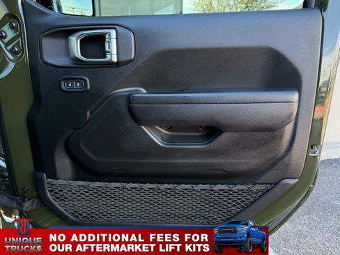 Used 2022 Jeep Gladiator Rubicon w/ Cold Weather Group image 28