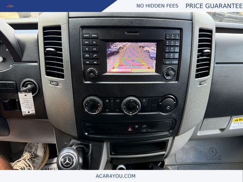 Used 2015 Mercedes-Benz Sprinter 2500 image 13