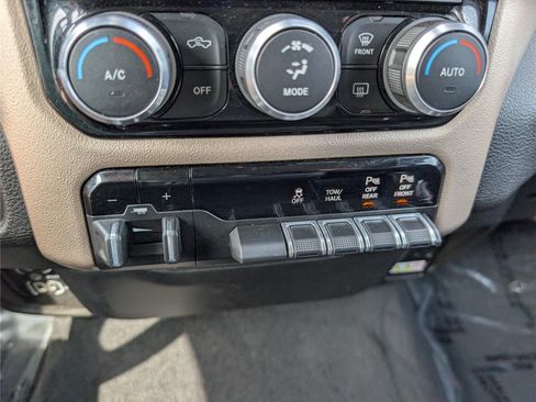 Used 2019 RAM 1500 Laramie AWD/4WD image 27