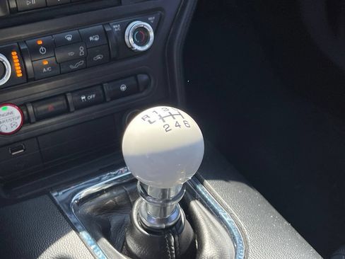 Used 2016 Ford Mustang Coupe RWD image 10