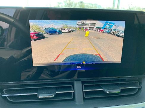 Certified 2024 Chevrolet Trax LT w/ LT Convenience Package image 14