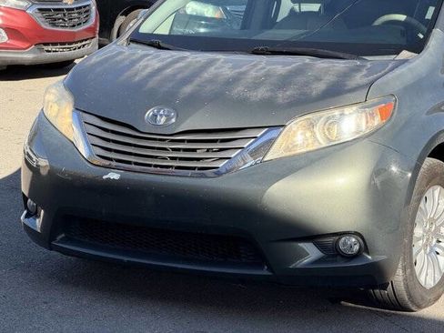 Used 2011 Toyota Sienna XLE image 10