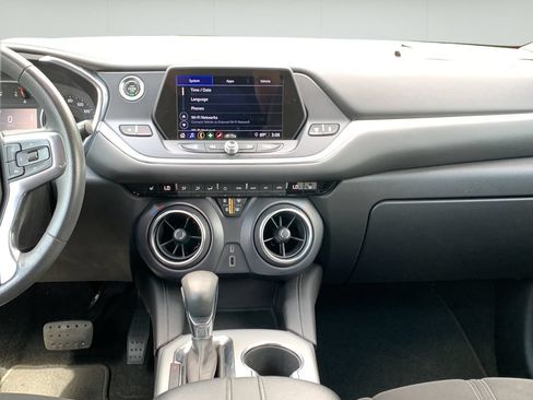 Used 2021 Chevrolet Blazer LT FWD image 18