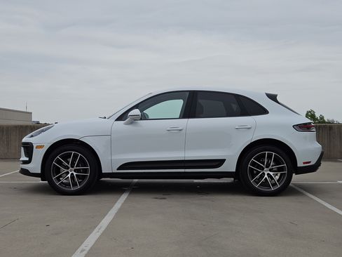 Certified 2026 Porsche Macan AWD/4WD image 2