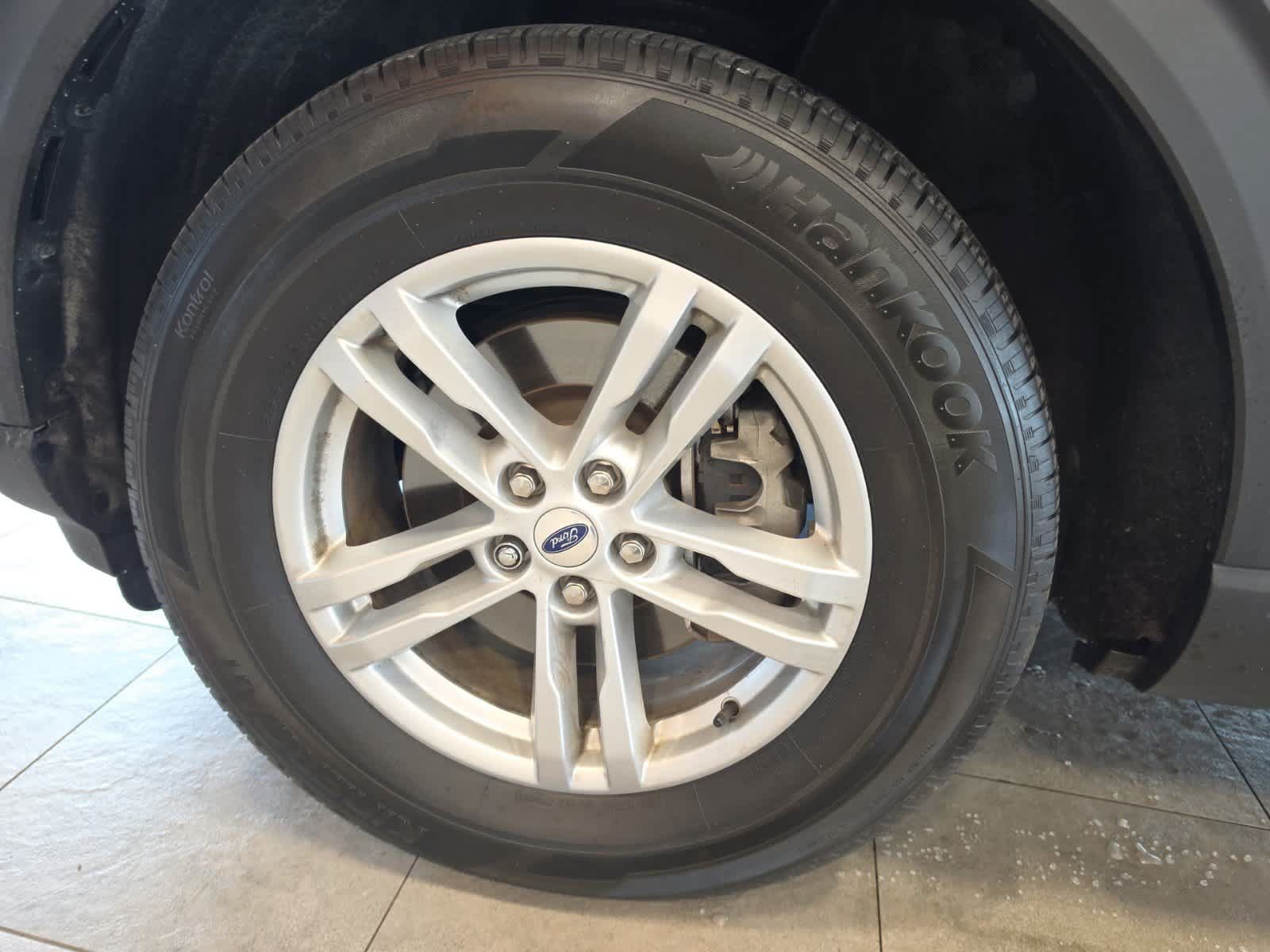 Used 2023 Ford Explorer XLT w/ Equipment Group 202A AWD/4WD image 13