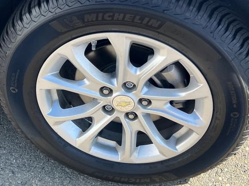 Used 2018 Chevrolet Equinox LT FWD image 15
