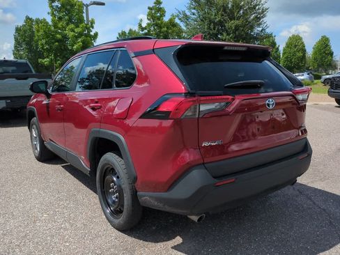 Certified 2024 Toyota RAV4 LE AWD/4WD image 4