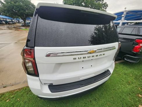 Used 2021 Chevrolet Suburban LT AWD/4WD image 5