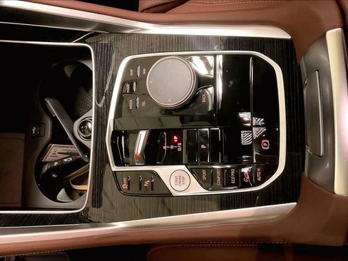 New 2026 BMW X6 xDrive40i w/ Climate Comfort Package image 7