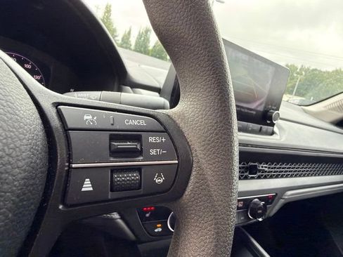 Used 2023 Honda Accord EX image 19