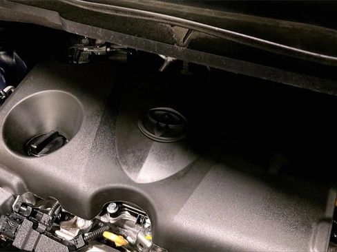 Used 2024 Toyota Sienna XLE w/ XLE Plus Package image 35