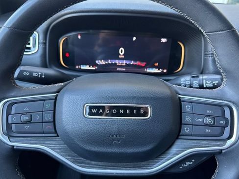 Used 2023 Jeep Wagoneer L Series III w/ Preferred Equipment Group AWD/4WD image 37