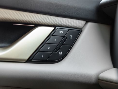 New 2026 Porsche Taycan 4S AWD/4WD image 19