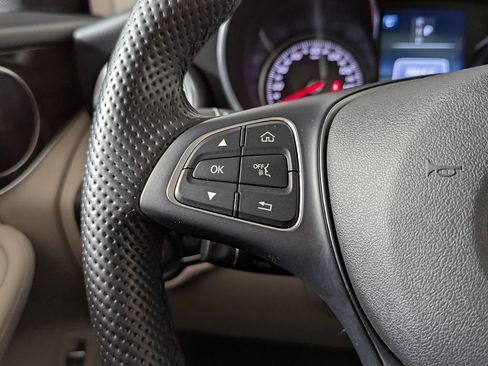 Used 2019 Mercedes-Benz GLC 300 4MATIC image 29