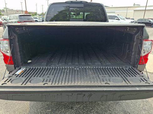 Used 2022 Nissan Titan SV w/ SV Convenience Package AWD/4WD image 28