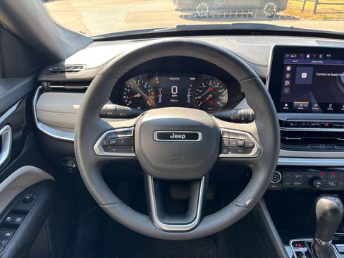 Used 2025 Jeep Compass Limited AWD/4WD image 24