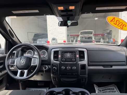 Used 2024 RAM 1500 Warlock AWD/4WD image 25
