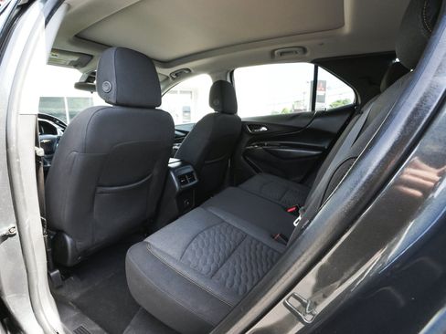 Used 2019 Chevrolet Equinox LT w/ Sun & Navigation Package AWD/4WD image 38