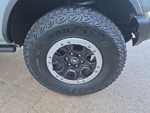 Used 2023 Ford Bronco Badlands w/ Sasquatch Package image 27