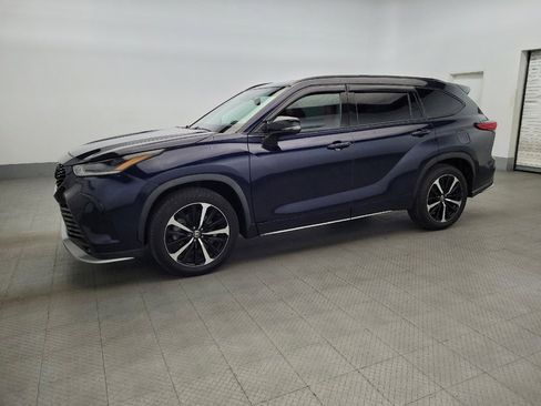 Used 2021 Toyota Highlander XSE image 2
