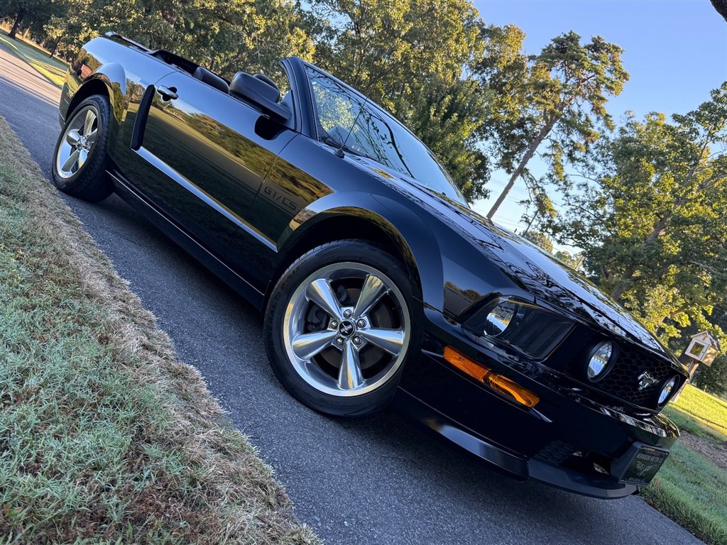 Used 2007 Ford Mustang GT RWD image 32