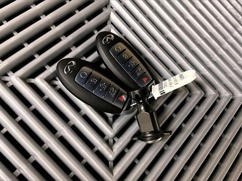 Used 2024 INFINITI QX80 Sensory w/ Cargo Package image 10