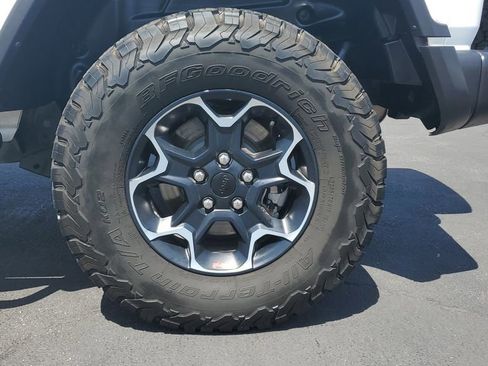 Used 2023 Jeep Wrangler Unlimited Rubicon w/ LED Lighting Group AWD/4WD image 6