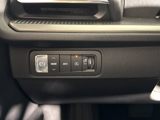 Used 2026 Chevrolet Traverse LT w/ LPO, Floor Liner Package AWD/4WD image 35