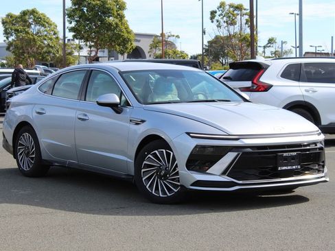 New 2025 Hyundai Sonata SEL image 1