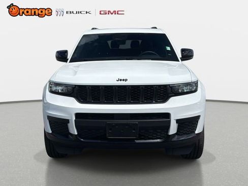 Used 2025 Jeep Grand Cherokee L Altitude image 8