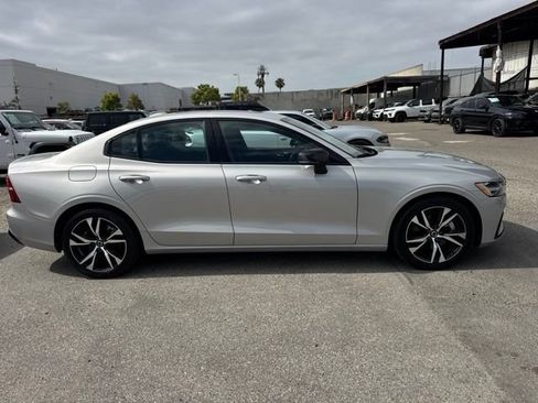 Used 2024 Volvo S60 B5 Core FWD image 4