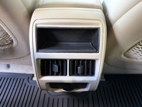 Used 2016 Cadillac SRX Luxury image 15